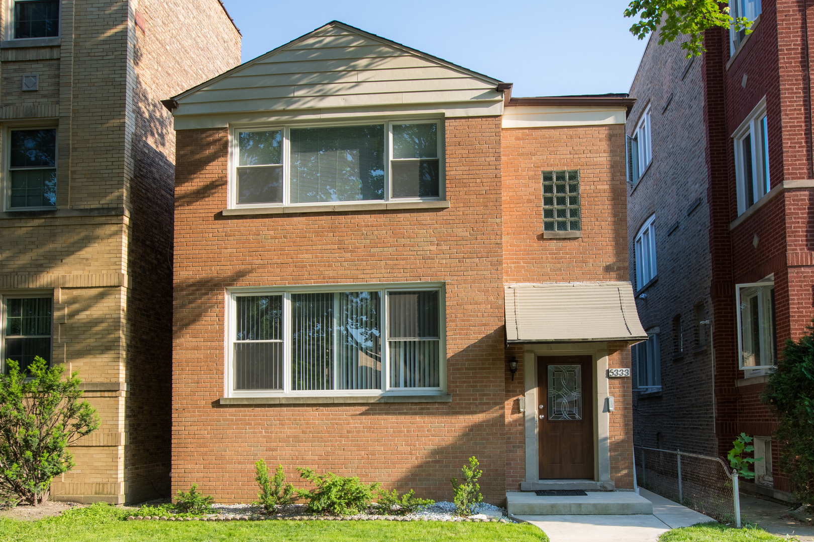 Property Photo: 5333 Sunnyside Avenue IL 60630