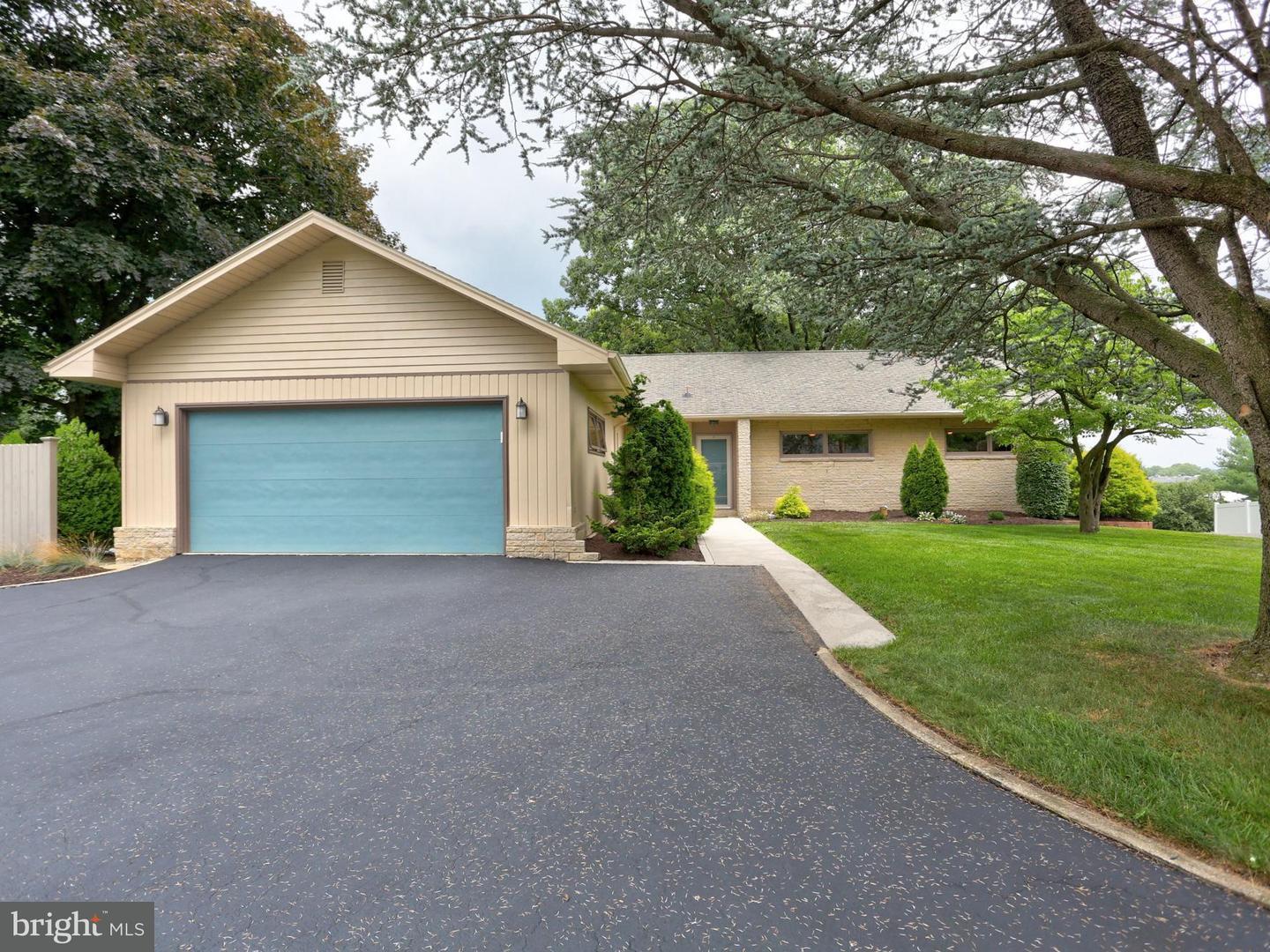 Property Photo:  119 Urban Drive  PA 17603 