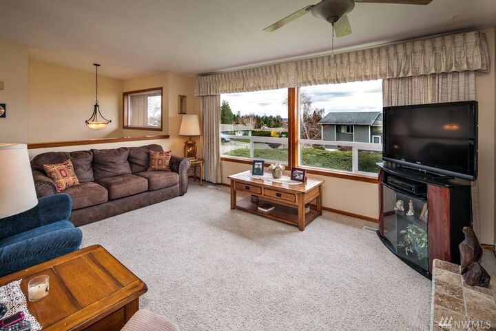 Property Photo: 6087 Summit View Place WA 98248