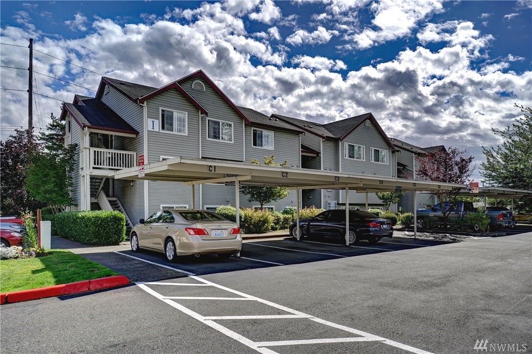 Property Photo: 13306 SE 272nd St I202 WA 98042