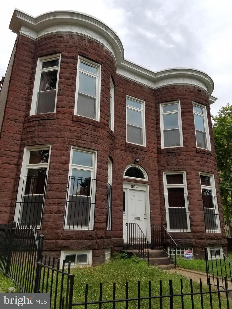 Property Photo:  804 Hollins Street Basement Studio  MD 21201 