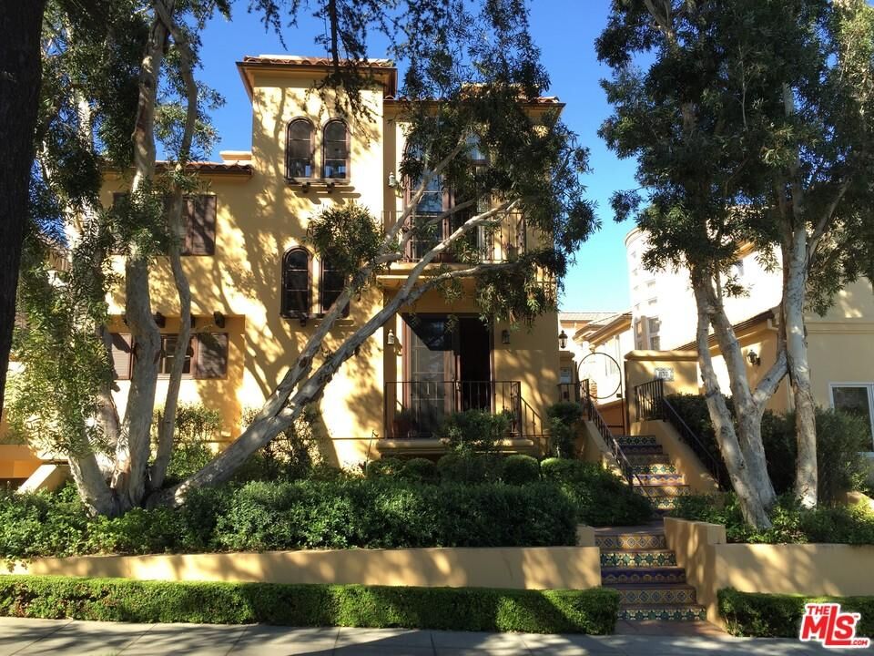 Property Photo: 837 15th St D CA 90403