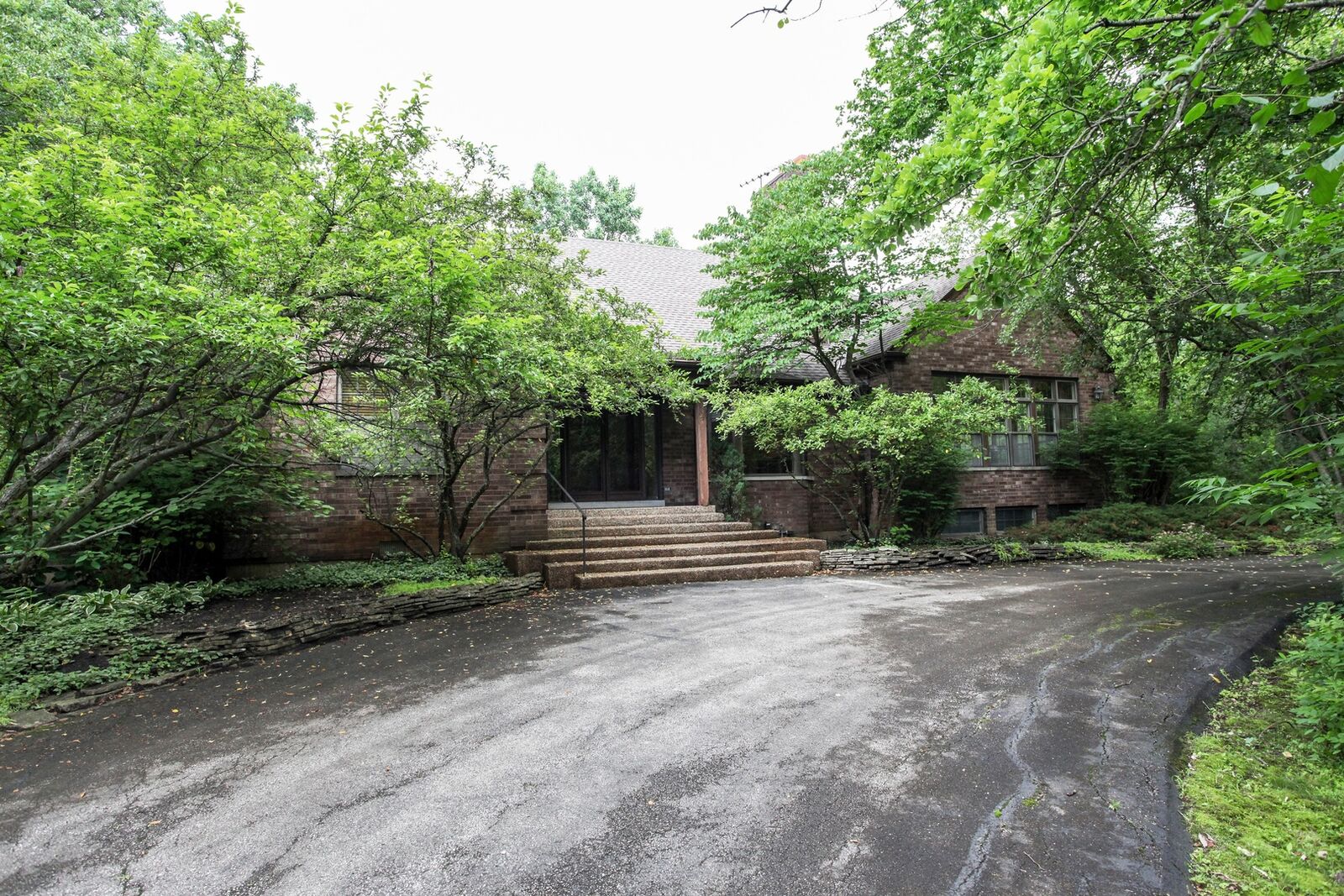 Property Photo:  4 Burr Oak Trail  IL 60015 