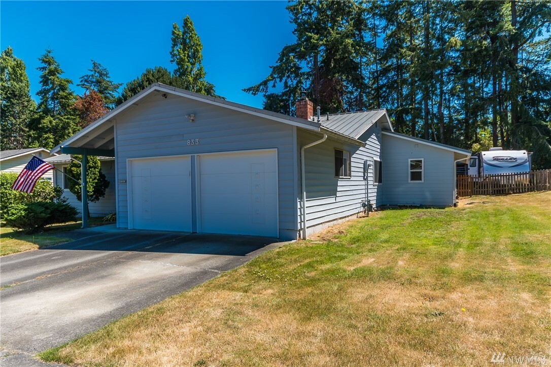 Property Photo:  833 SW 2nd Ave  WA 98277 