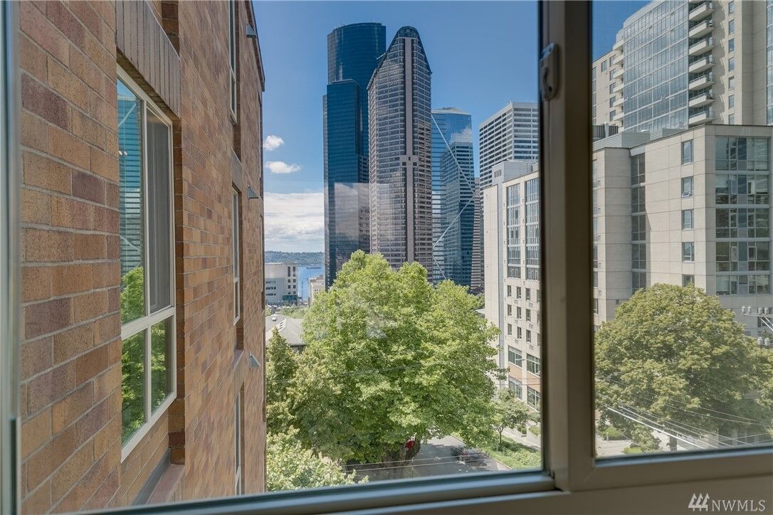 Property Photo:  905  Cherry Street 606  WA 98104 