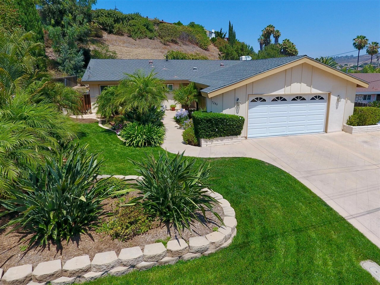Property Photo: 7246 Viar Ave CA 92120