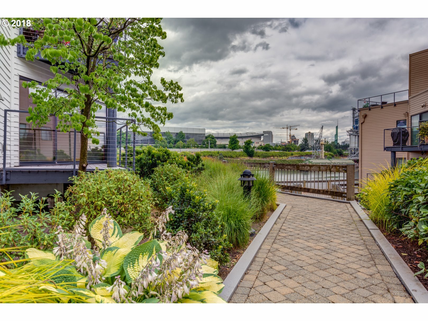 Property Photo: 940 NW Naito Pkwy L 1 OR 97209