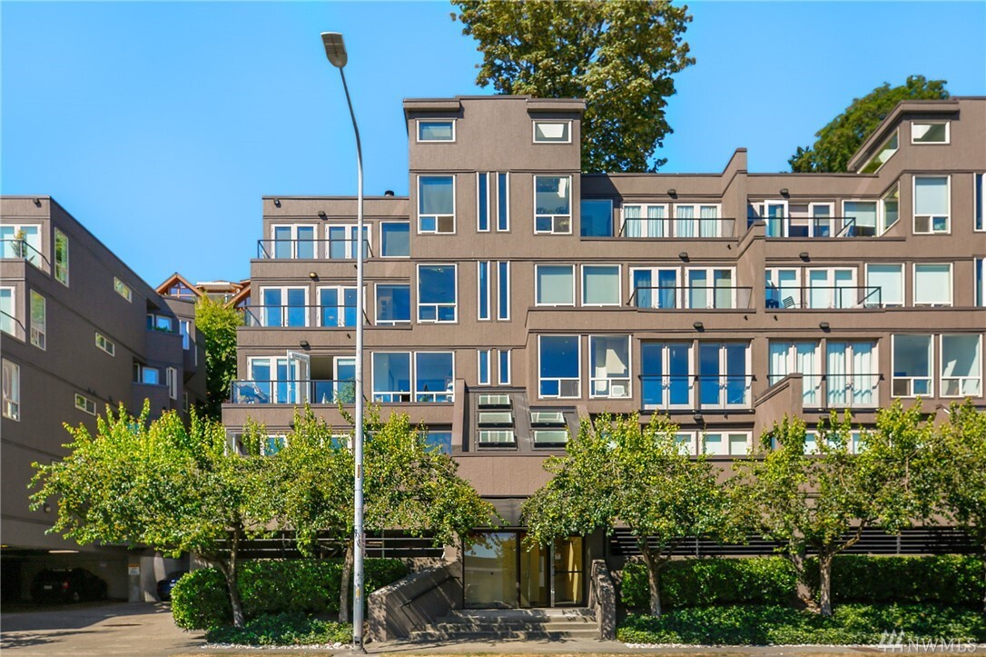Property Photo: 2111 Westlake Ave N 301 WA 98109