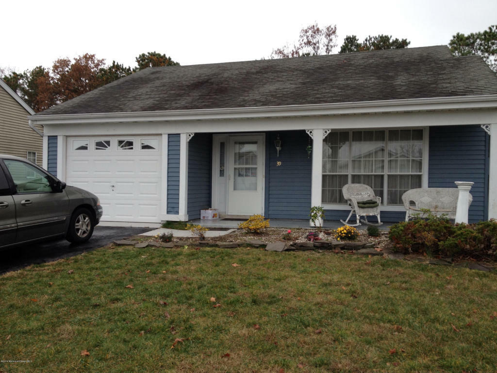 Property Photo:  39 Normanton Avenue  NJ 08759 