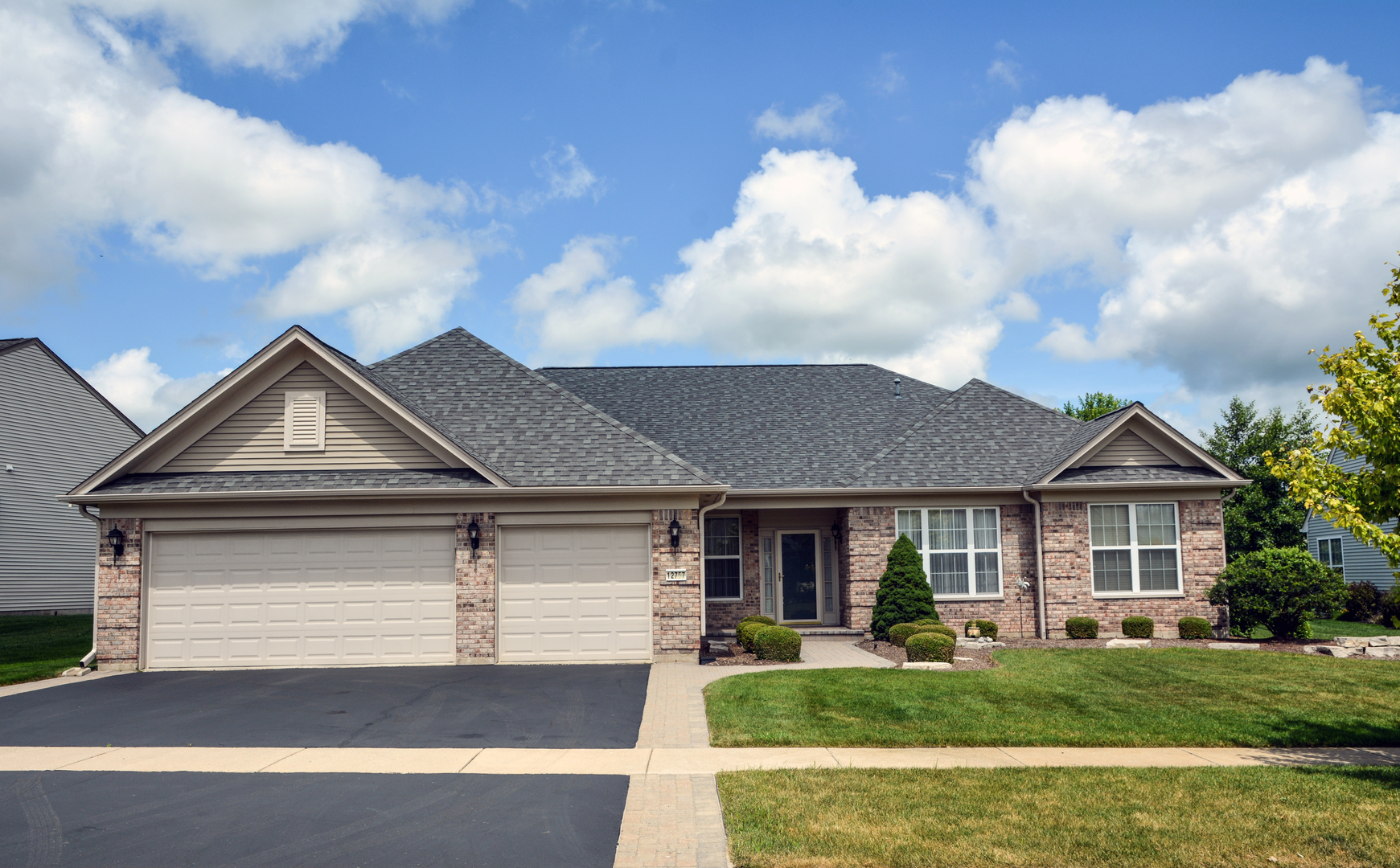 Property Photo: 12757 Woodgrove Drive IL 60142