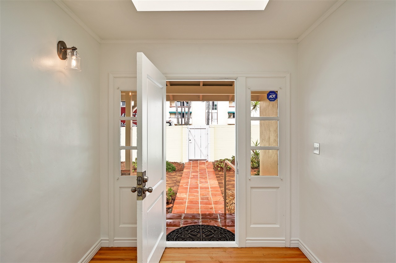Property Photo: 6428 La Jolla Blvd CA 92037