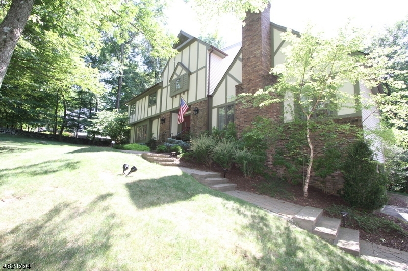 Property Photo:  20 Westbury Dr  NJ 07871 