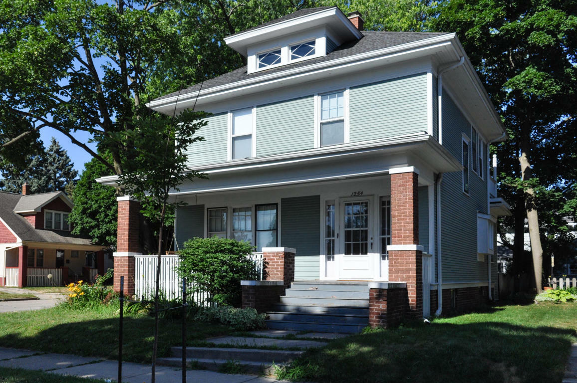 Property Photo:  1254 Blaine Ave  WI 53405 