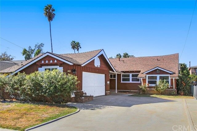 Property Photo:  6909 Langdon Avenue  CA 91406 