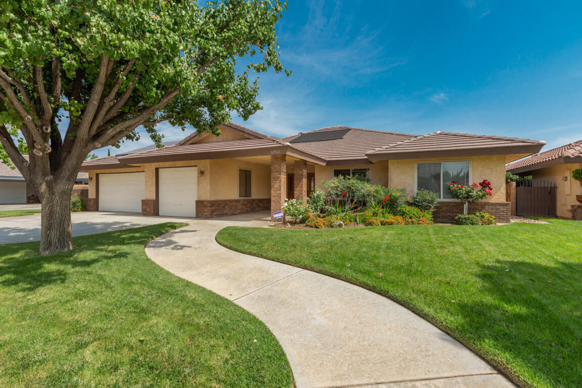 Property Photo:  3753 W Avenue J15  CA 93536 
