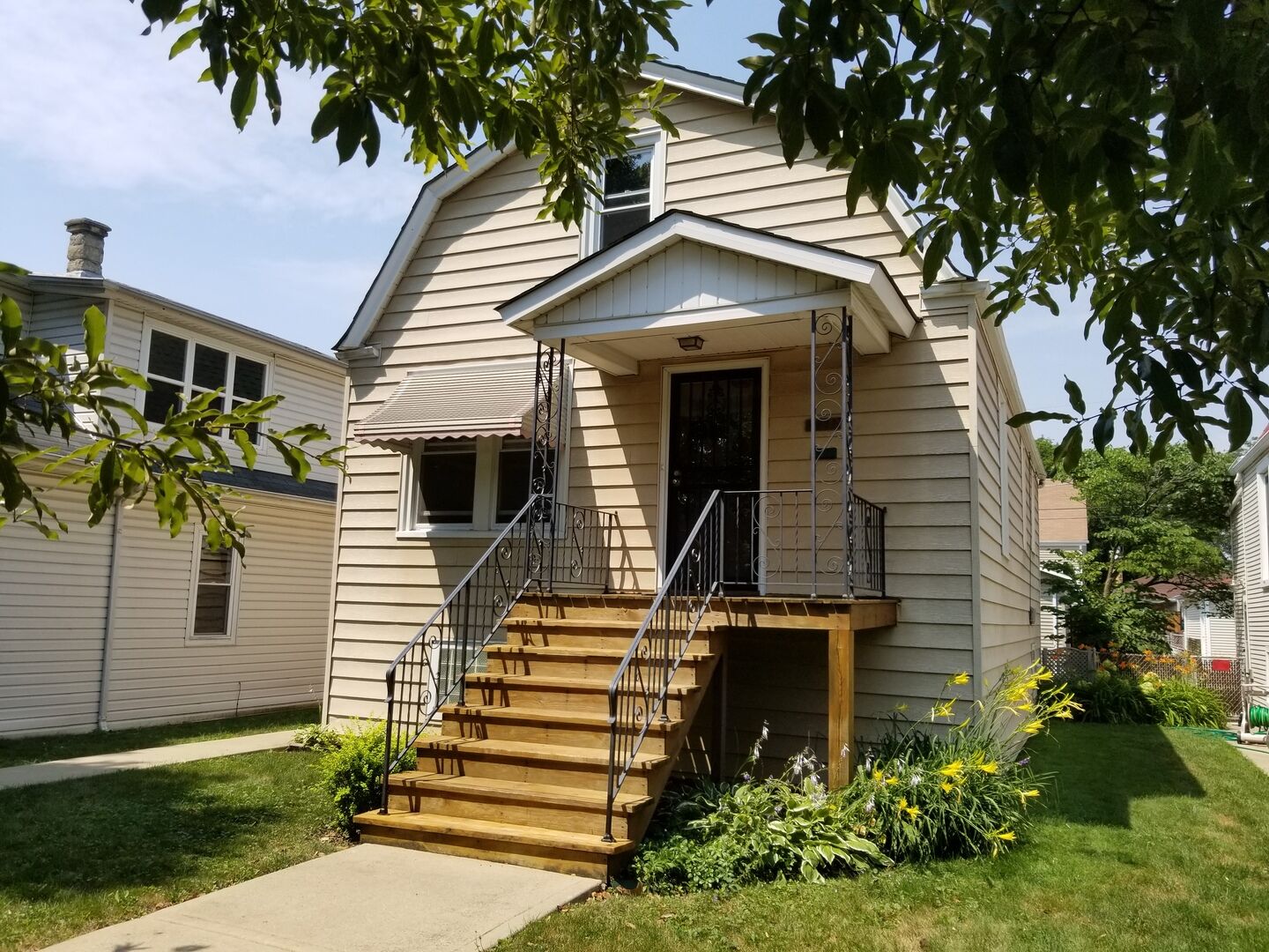 Property Photo: 2622 Marmora Avenue IL 60639
