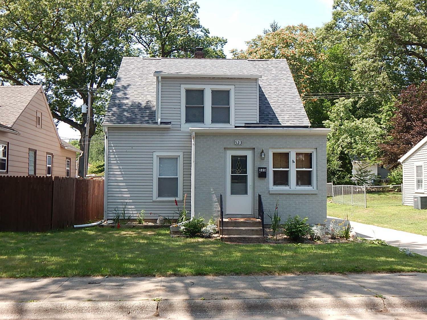 Property Photo: 523 S Dickson Street IN 46360