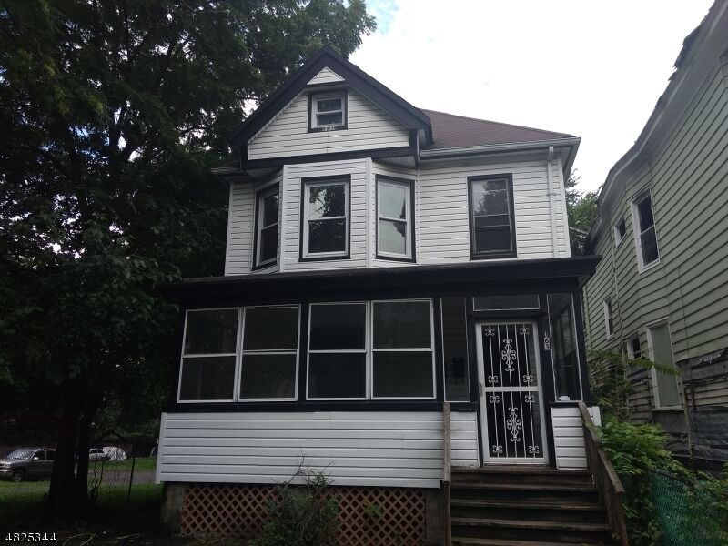 Property Photo:  163 N Maple Ave  NJ 07017 