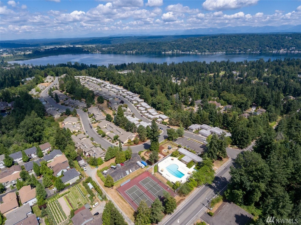 Property Photo:  2528 175th Ave NE  WA 98052 