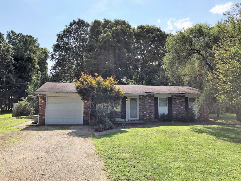 Property Photo: 62 Hillandale NE Drive OH 43055
