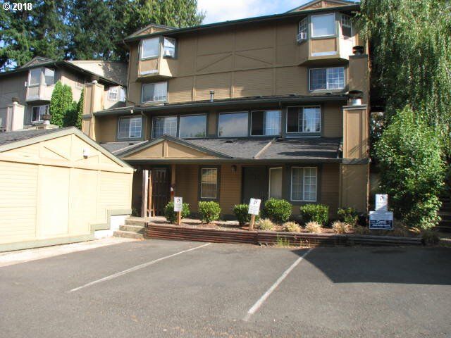 Property Photo:  6208 NE 17th Ave L92  WA 98665 