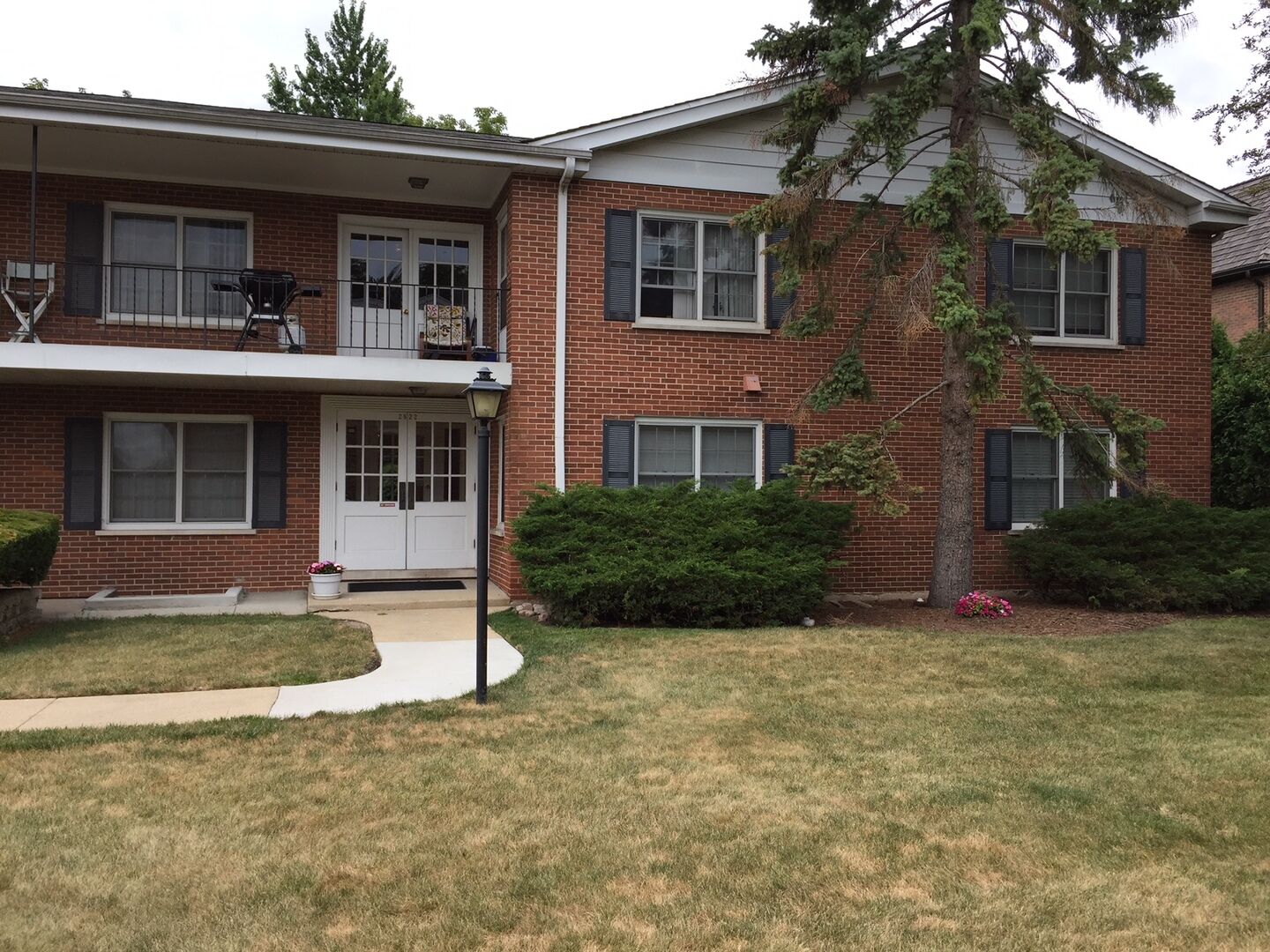 Property Photo: 2822 Dundee Road 16B IL 60062