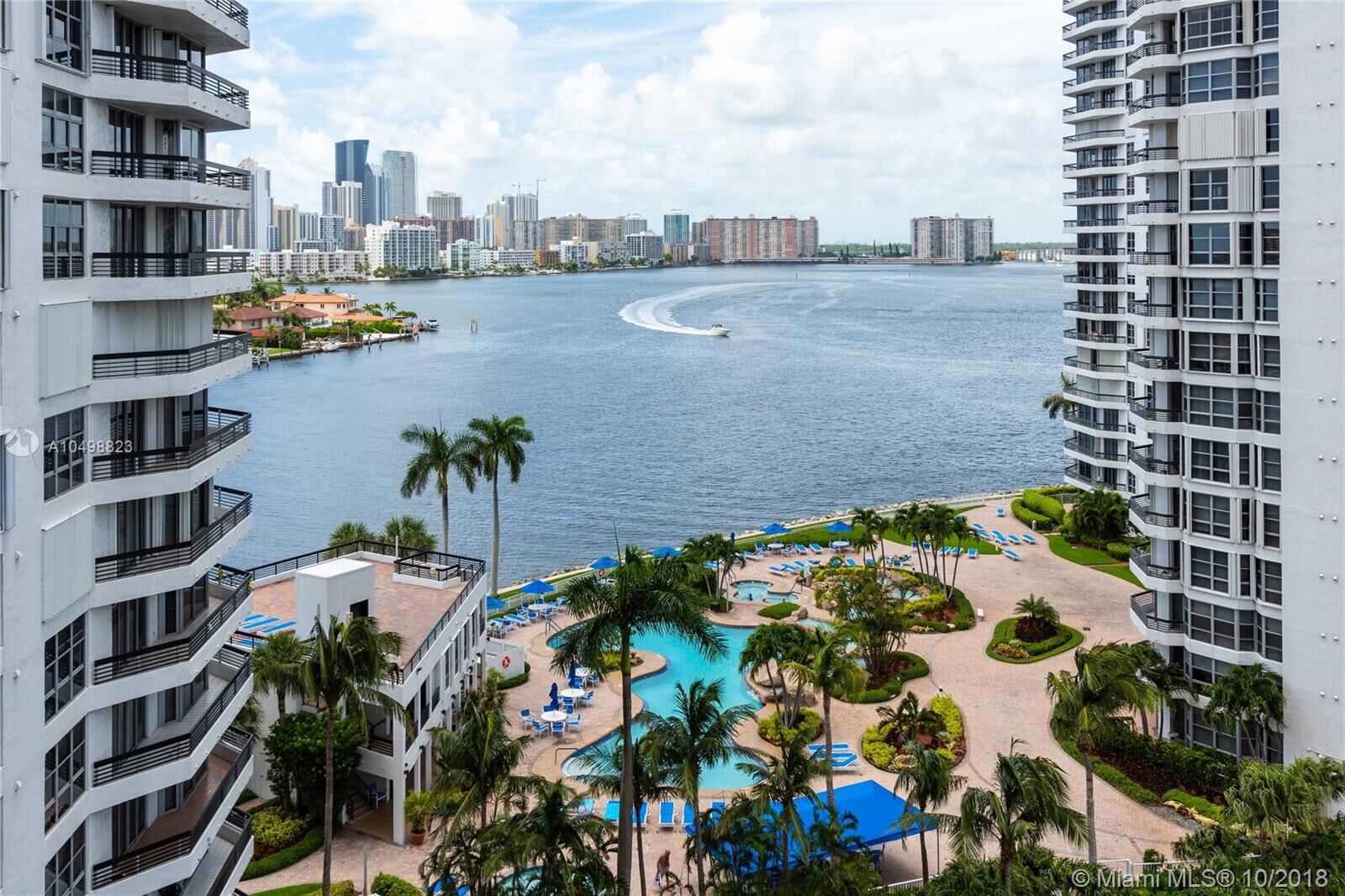 Property Photo: 19195 Mystic Pointe Dr 1005 FL 33180