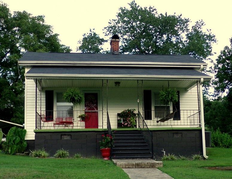 Property Photo: 221 Douglas St SC 29346