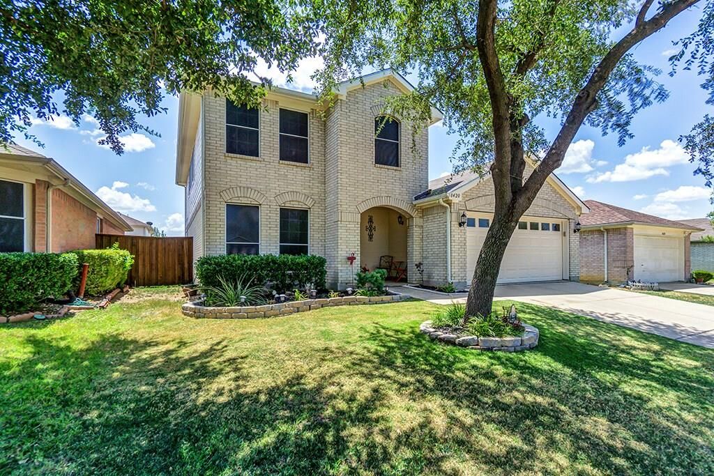 Property Photo:  8420 Widgeon Way  TX 75249 