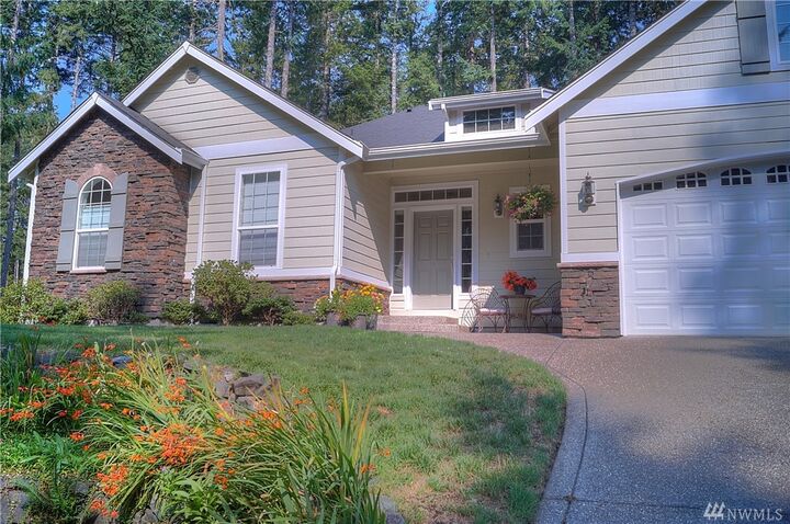 Property Photo:  71 E Madrona Lane  WA 98592 