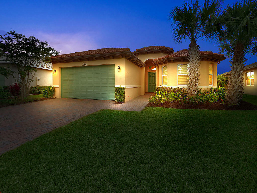 Property Photo:  11801 SW Crestwood Circle  FL 34987 