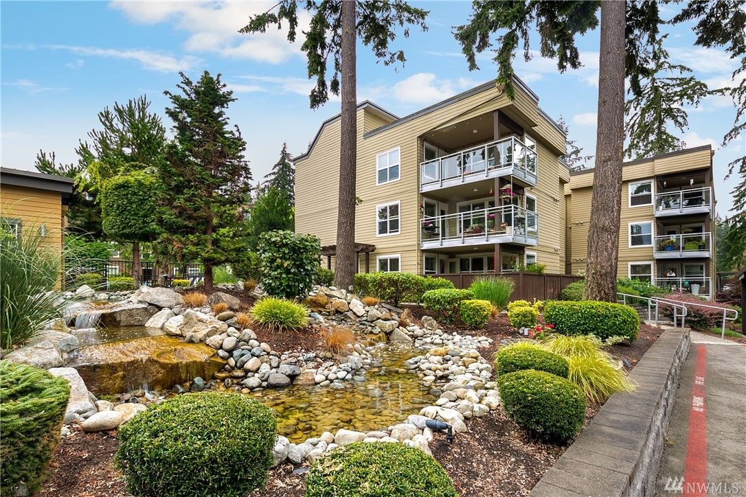 Property Photo: 22910 90th Avenue W C304 WA 98026