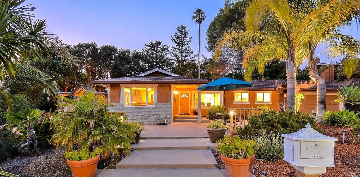 Property Photo: 895 Via Escondida CA 94949