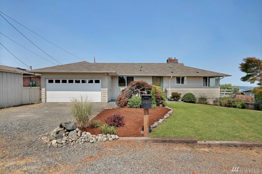 Property Photo:  6411 N 48th St  WA 98407 