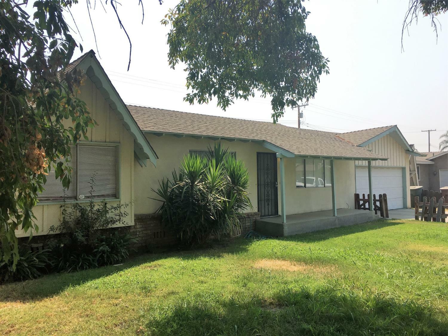 Property Photo:  376 Gemini Street  CA 93274 