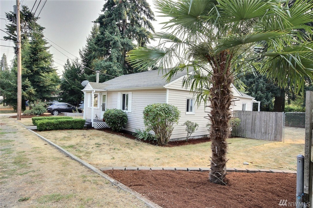 Property Photo: 10203 24th Ave SW WA 98146
