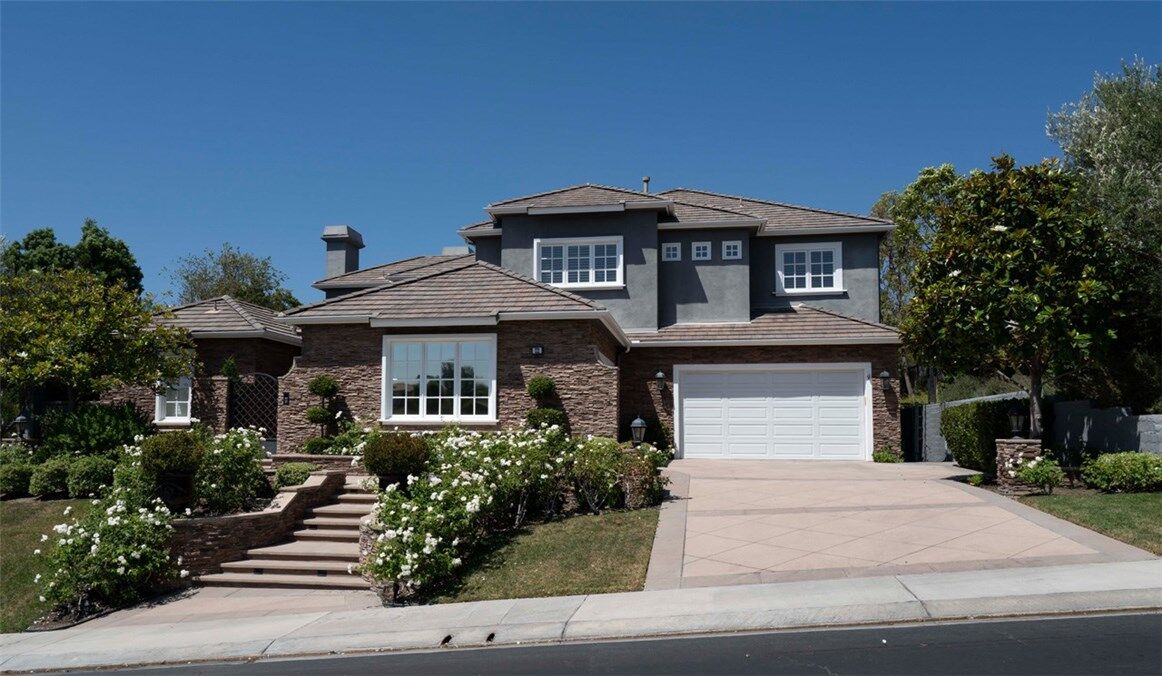 Property Photo:  22 Hawthorne Lane  CA 92679 