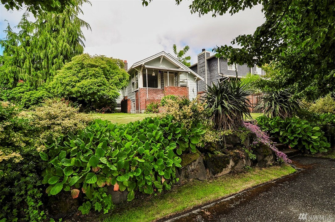 Property Photo:  5449 35th Ave SW  WA 98126 