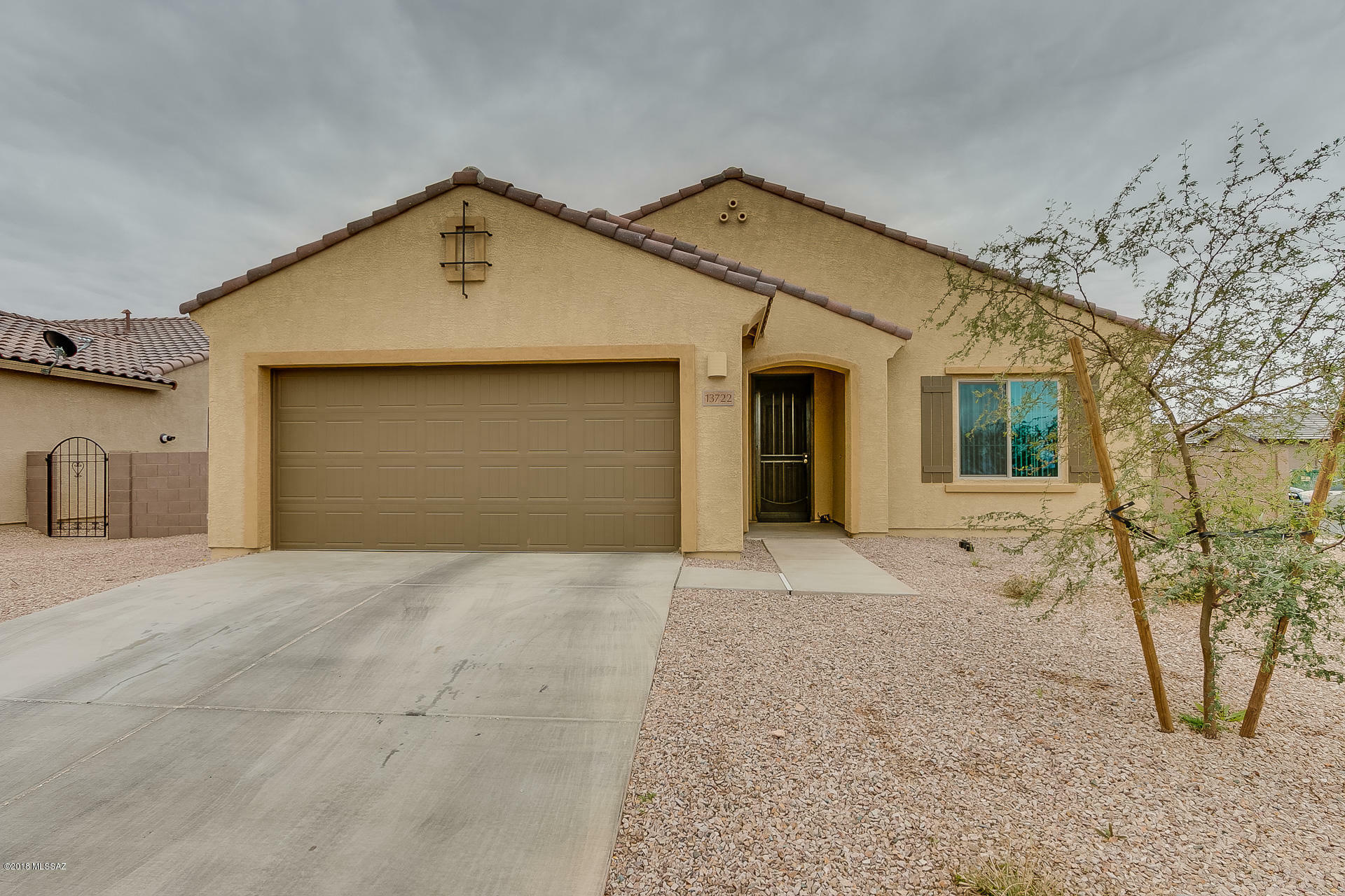 Property Photo:  13722 E Poelstra Street  AZ 85641 