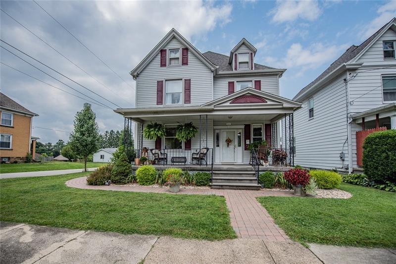 Property Photo: 1230 Chestnut St PA 15425