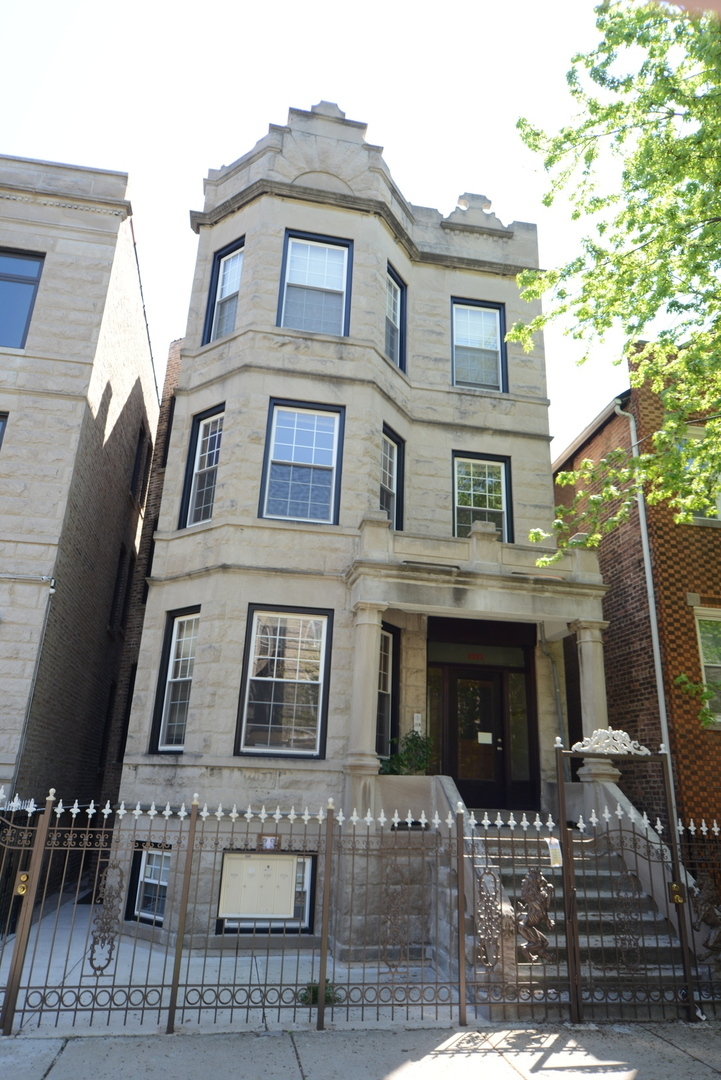 Property Photo: 3323 Pierce Avenue 2 IL 60651