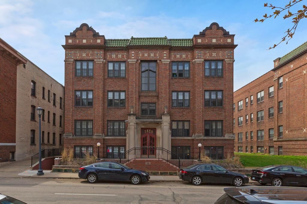 Property Photo: 1820 1st Avenue S 208 MN 55403