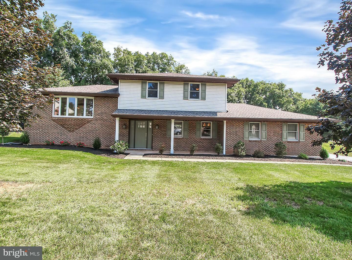 Property Photo:  1612 Yorktowne Drive  PA 17408 