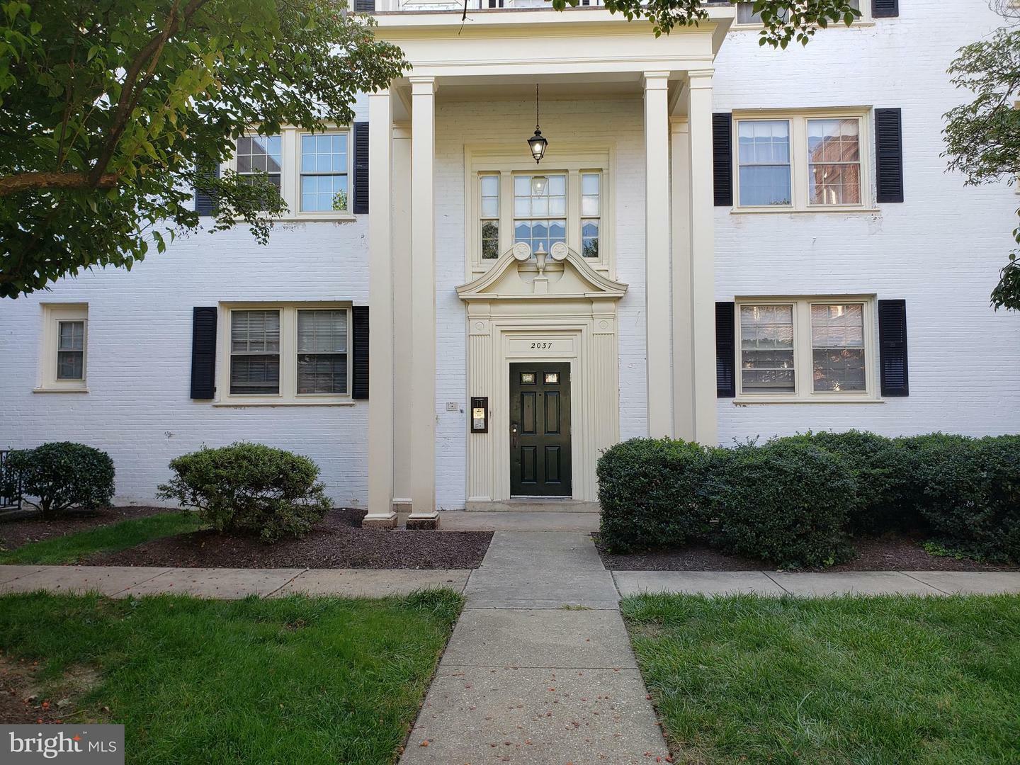 Property Photo: 2037 38th Street SE 302 DC 20020