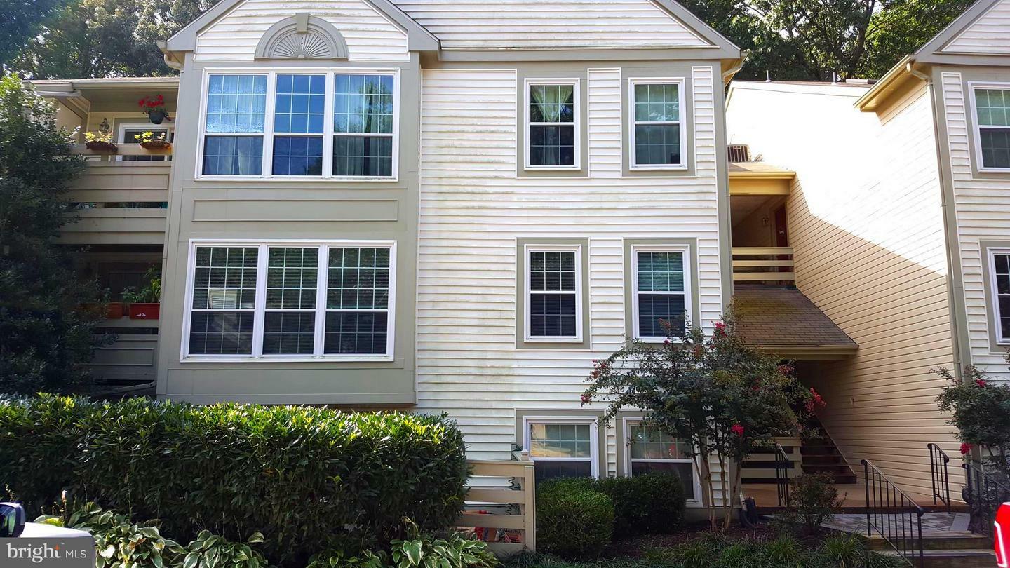Property Photo:  2237 Lovedale Lane 403B  VA 20191 