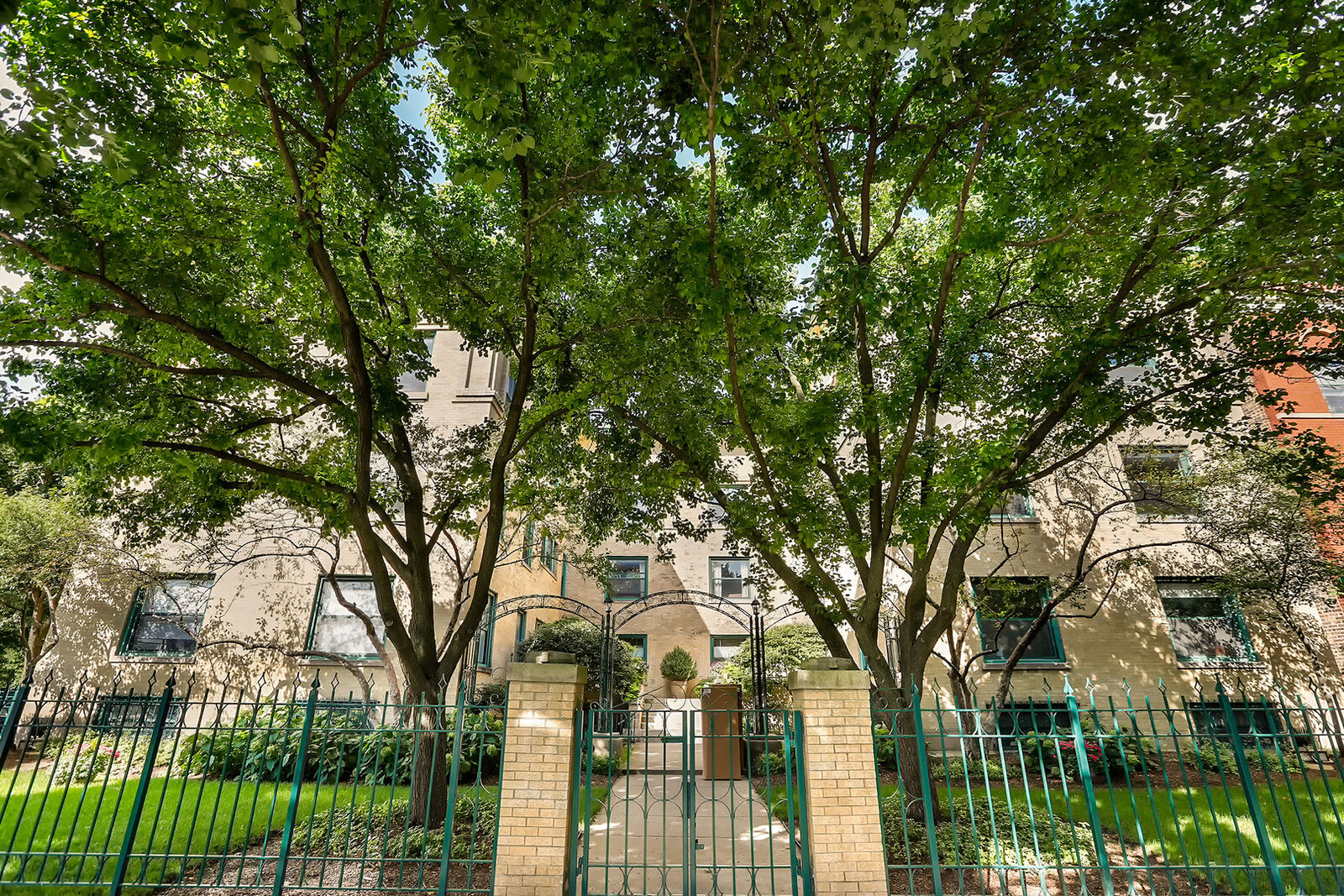 Property Photo:  4404 N Paulina Street 3C  IL 60640 