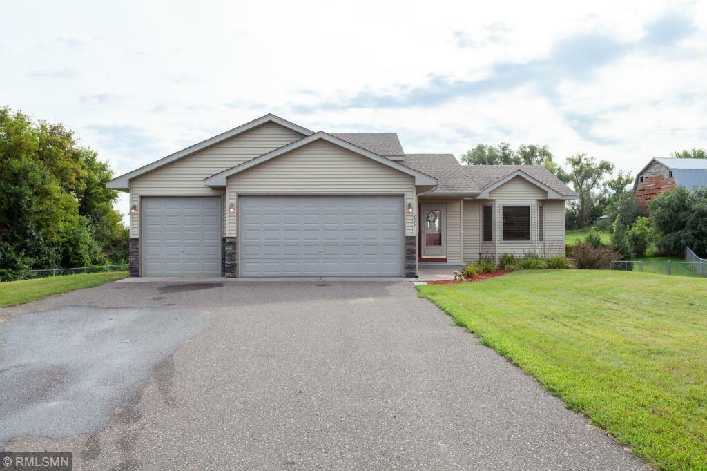 Property Photo:  805 Pond View Court  MN 55006 