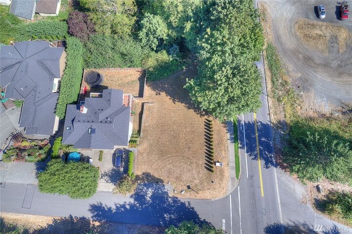 Property Photo:  8003 Bayridge Ave  WA 98332 