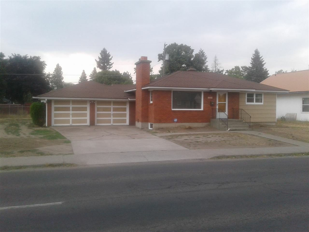 1025 E Wellesley Ave  Spokane WA 99207 photo