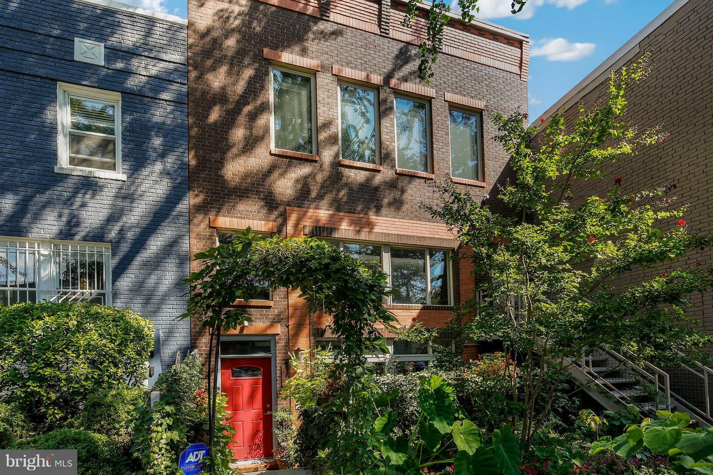 Property Photo: 215 Warren Street NE A DC 20002
